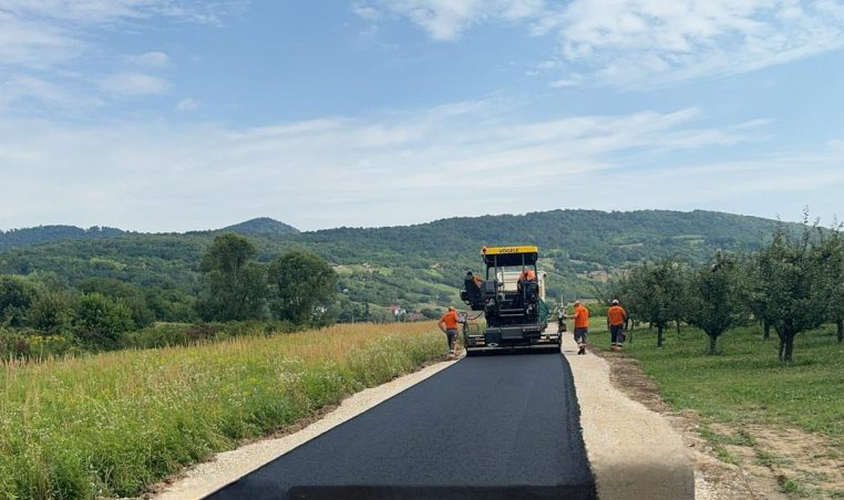 MODERNIZIRANE NERAZVRSTANE CESTE U NASELJIMA DEKLEŠANEC I GORNJA RIJEKA